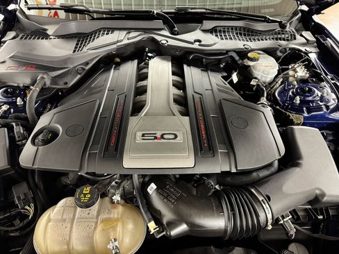 Used 2018 Ford Mustang GT Premium image 9