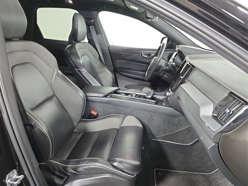 Used 2021 Volvo XC60 T8 R-Design w/ Protection Package Premier image 27