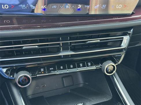 Certified 2025 Chevrolet Traverse RS image 14