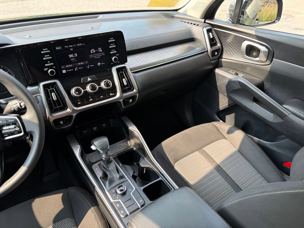 Certified 2023 Kia Sorento LX AWD/4WD image 24