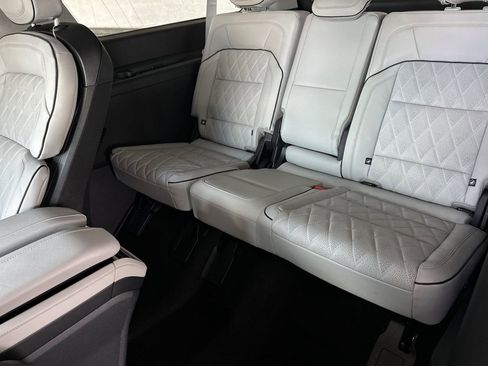 New 2026 Lincoln Navigator L Black Label AWD/4WD image 15