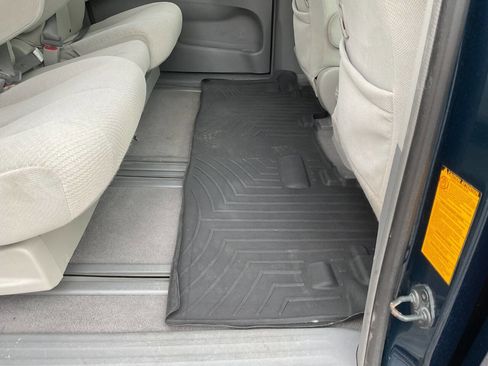 Used 2011 Toyota Sienna LE w/ Preferred Pkg FWD image 35