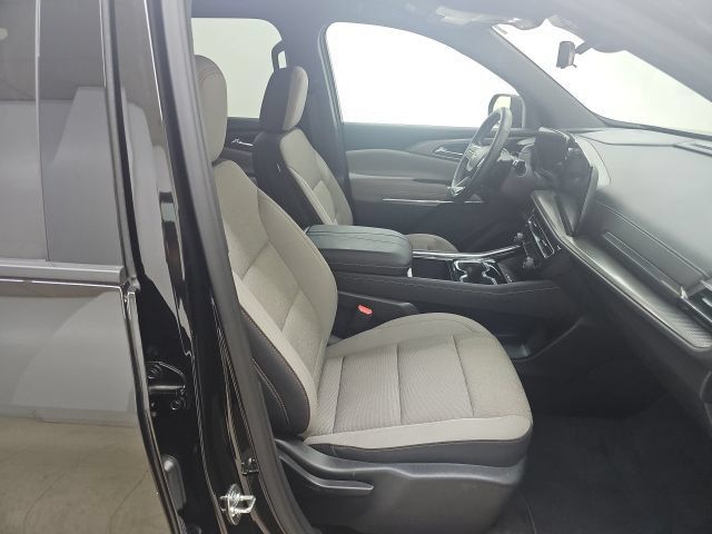 Used 2026 Chevrolet Traverse LT w/ Driver Confidence Package FWD image 26