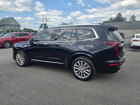 Used 2021 Cadillac XT6 Premium Luxury AWD/4WD image 4