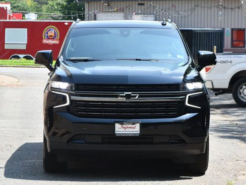 Used 2022 Chevrolet Suburban RST w/ Sport Performance Package image 2