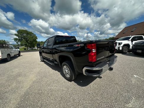 Used 2025 Chevrolet Silverado 2500 LT w/ Convenience Package AWD/4WD image 3