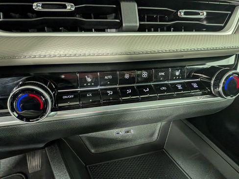 New 2026 Chevrolet Equinox LT w/ Convenience Package II image 26