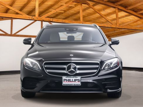 Used 2019 Mercedes-Benz E 450 4MATIC Wagon image 2