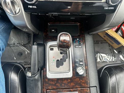 Used 2014 Toyota Land Cruiser image 17