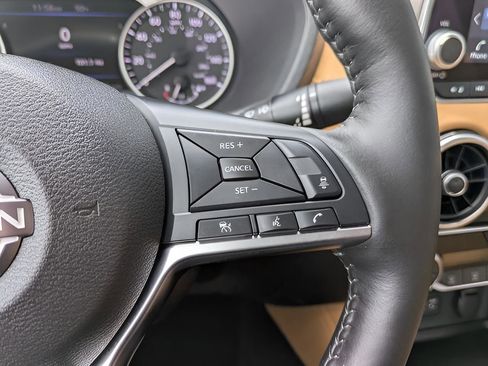 Used 2025 Nissan Sentra SV w/ SV Premium Package FWD image 16