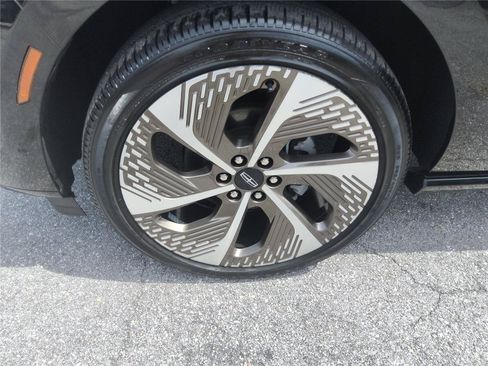 Used 2025 Lincoln Navigator L Black Label AWD/4WD image 9