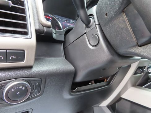 Used 2019 Ford F250 Lariat w/ Lariat Ultimate Package image 31