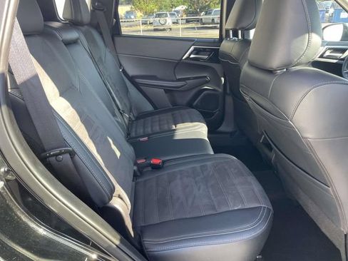 Used 2024 Mitsubishi Outlander SE FWD image 15