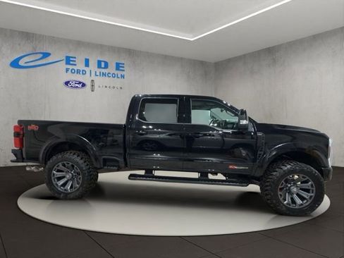 New 2026 Ford F250 Lariat w/ Black Appearance Package image 4