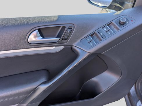 Used 2016 Volkswagen Tiguan R-Line image 9