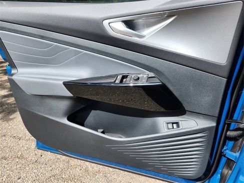 New 2025 Volkswagen Tiguan SE R-Line image 21