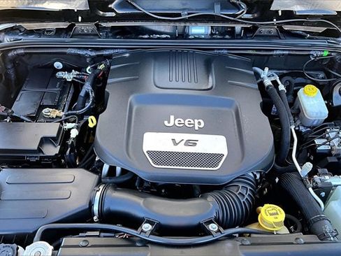 Used 2018 Jeep Wrangler Unlimited Sport S image 30