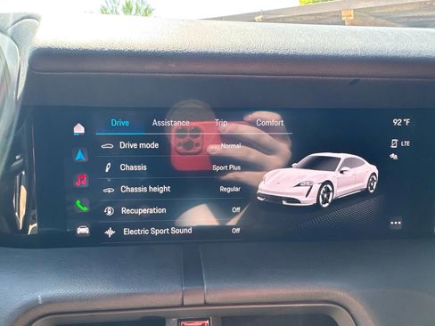 Used 2020 Porsche Taycan 4S w/ Premium Package image 35