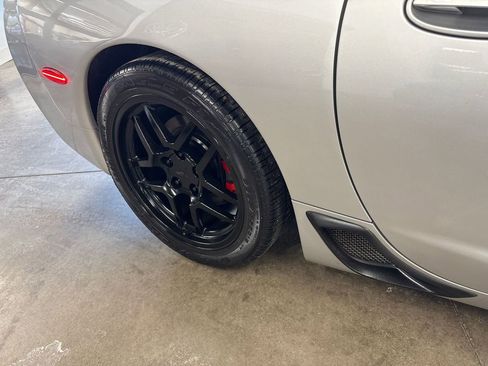 Used 2002 Chevrolet Corvette Z06 w/ Memory Pkg image 35