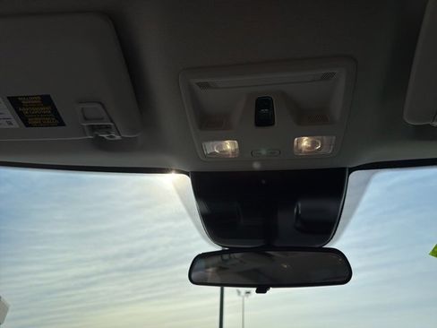 Used 2025 Ford Maverick Lariat w/ Black Appearance Package image 17