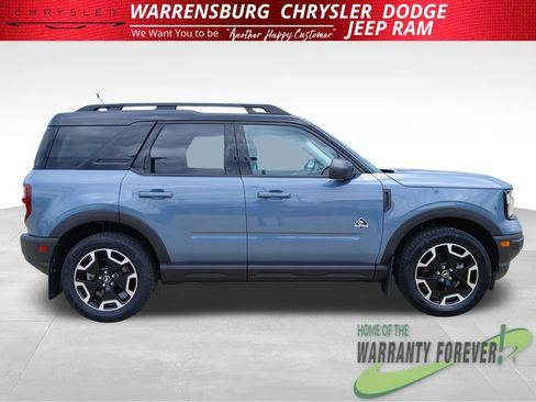 Used 2024 Ford Bronco Sport Outer Banks w/ Tech Package AWD/4WD image 2
