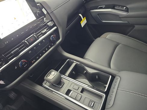New 2025 Nissan Pathfinder SL image 26