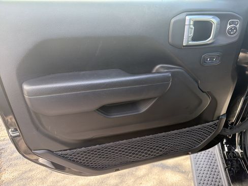 Used 2023 Jeep Wrangler Unlimited Sport AWD/4WD image 15