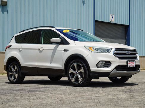 Used 2017 Ford Escape SE w/ Equipment Group 201A AWD/4WD image 7