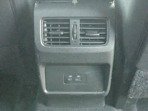 Used 2023 Nissan Rogue SV image 16