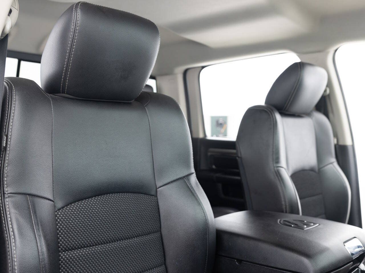 Used 2015 RAM 1500 Sport AWD/4WD image 30