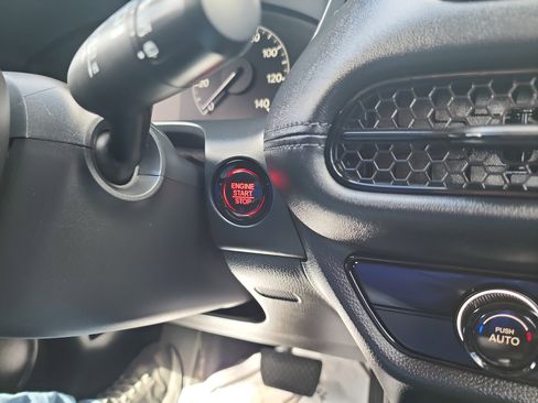 Certified 2023 Honda HR-V LX image 14