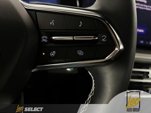 Used 2026 Chevrolet Traverse LT w/ Driver Confidence Package AWD/4WD image 11