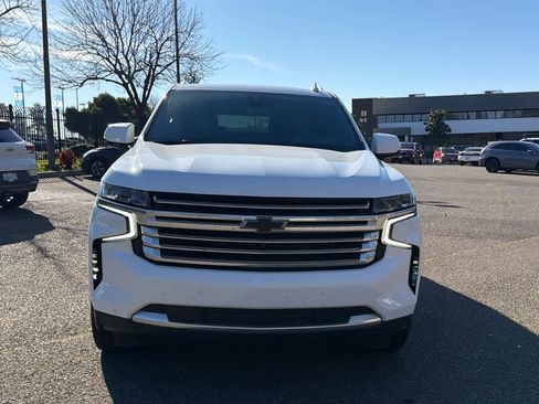Used 2022 Chevrolet Suburban High Country image 2