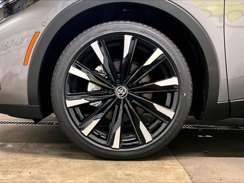 New 2026 Toyota Crown Platinum AWD/4WD image 8