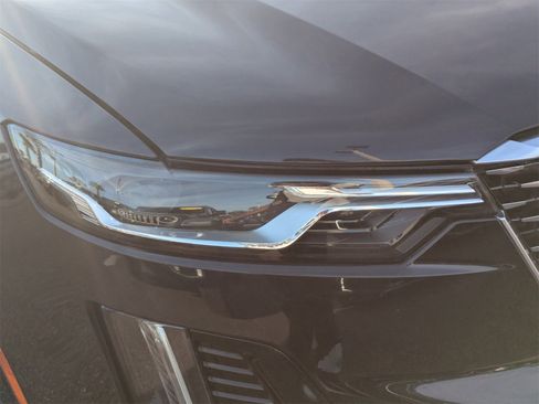 Used 2022 Cadillac XT6 Premium Luxury w/ Technology Package image 10