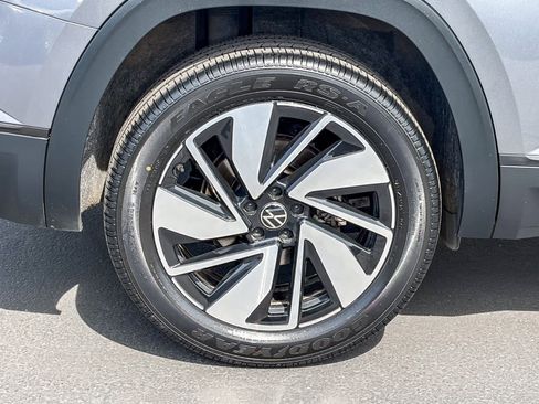 Used 2024 Volkswagen Atlas SE image 10