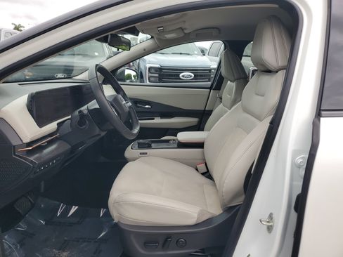 Used 2025 Nissan Ariya AWD image 11