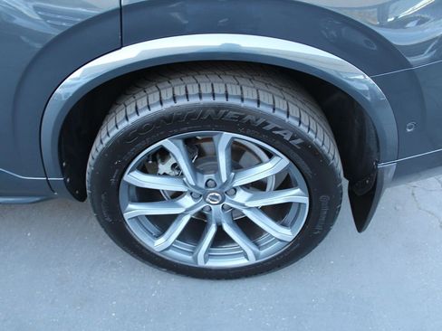 Used 2017 Volvo XC90 T6 Momentum w/ Vision Package image 15