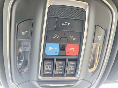 Used 2025 Jeep Grand Cherokee L Summit AWD/4WD image 39
