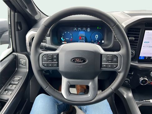 Used 2025 Ford F150 Lariat w/ Equipment Group 501A Mid image 29