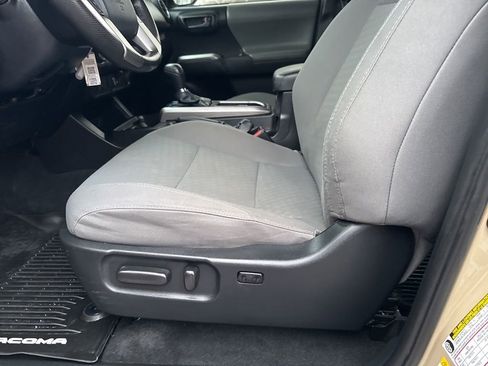 Used 2020 Toyota Tacoma SR5 image 16