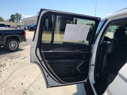 Used 2021 Jeep Grand Cherokee L Limited image 31