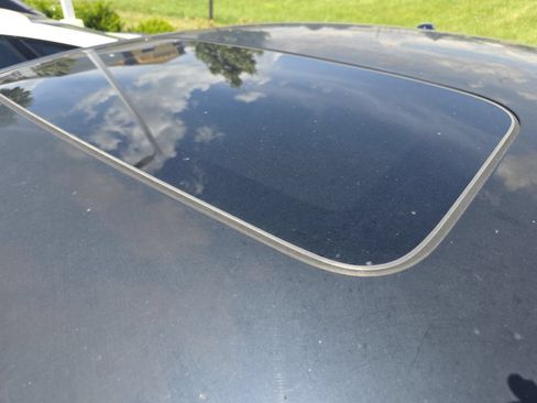 Used 2011 Honda Accord EX-L image 8