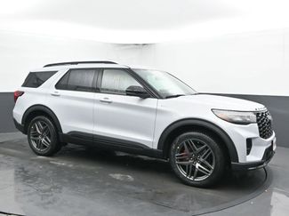 New 2026 Ford Explorer ST-Line w/ ST-Line Street Pack AWD/4WD video 2