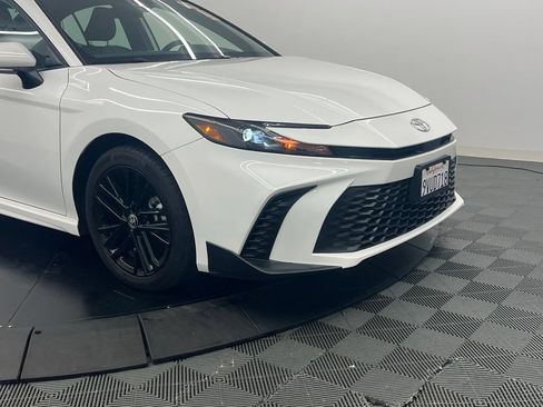 Used 2026 Toyota Camry SE FWD image 8