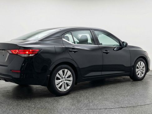 Used 2025 Nissan Sentra S image 9