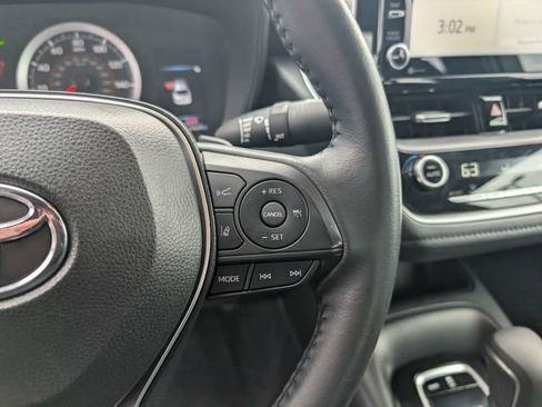 Used 2022 Toyota Corolla SE w/ SE Premium Package image 18