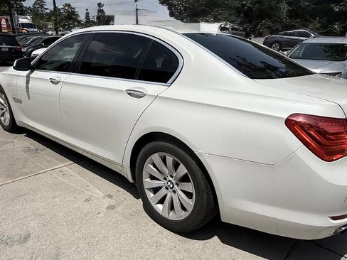 Used 2009 BMW 750Li RWD image 21