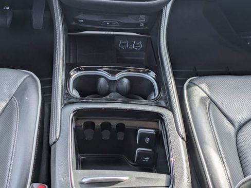 Used 2023 Chrysler Pacifica Limited w/ Uconnect Theater Family Group AWD/4WD image 20