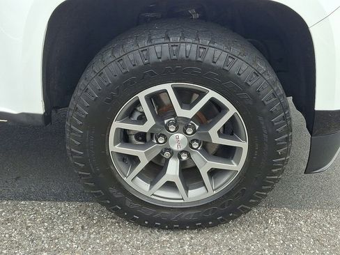 Used 2022 GMC Canyon AT4 w/ Trailering Package AWD/4WD image 8